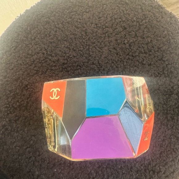 Chanel geometric resin cuff Y2K era. O/S - Picture 7 of 9
